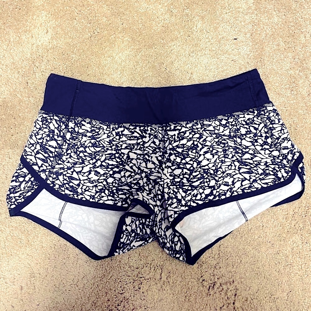 Lululemon size 6 shorts